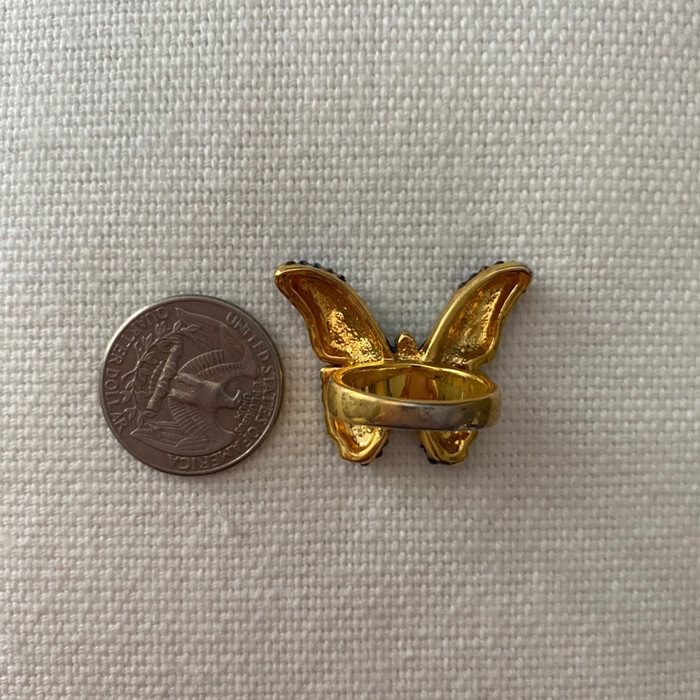 Beautiful Butterfly ring - Picture 2 of 4
